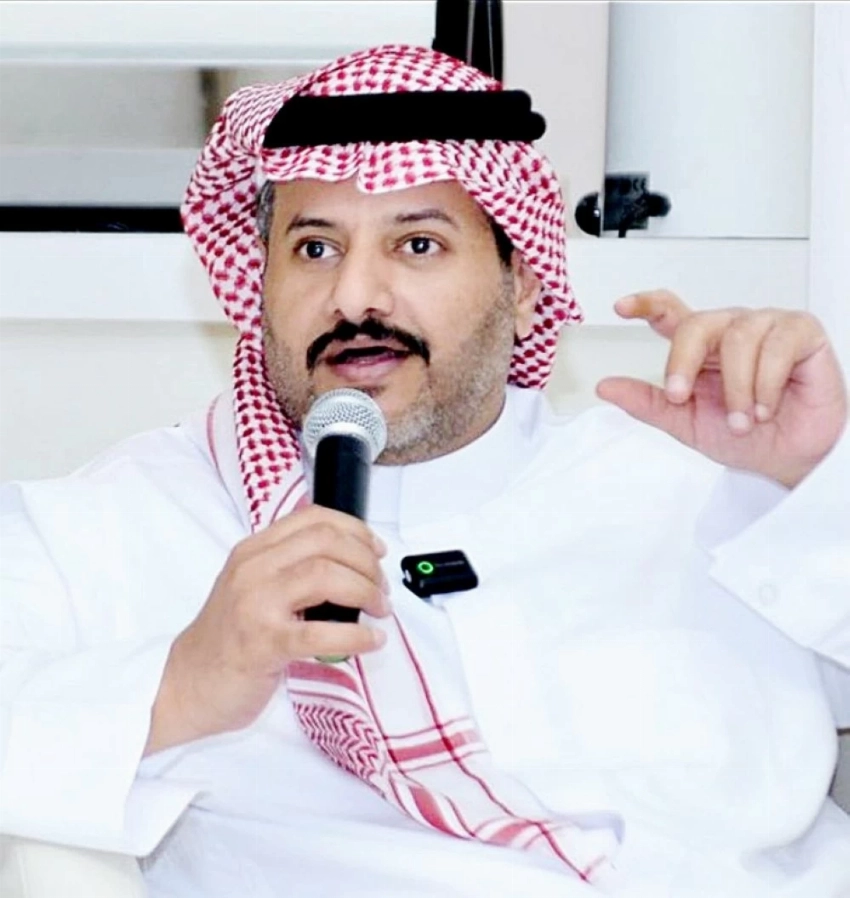 القرني متحدثًا