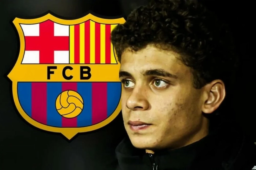 مهاجم الأهلي المصري حمزة عبد الكريم.