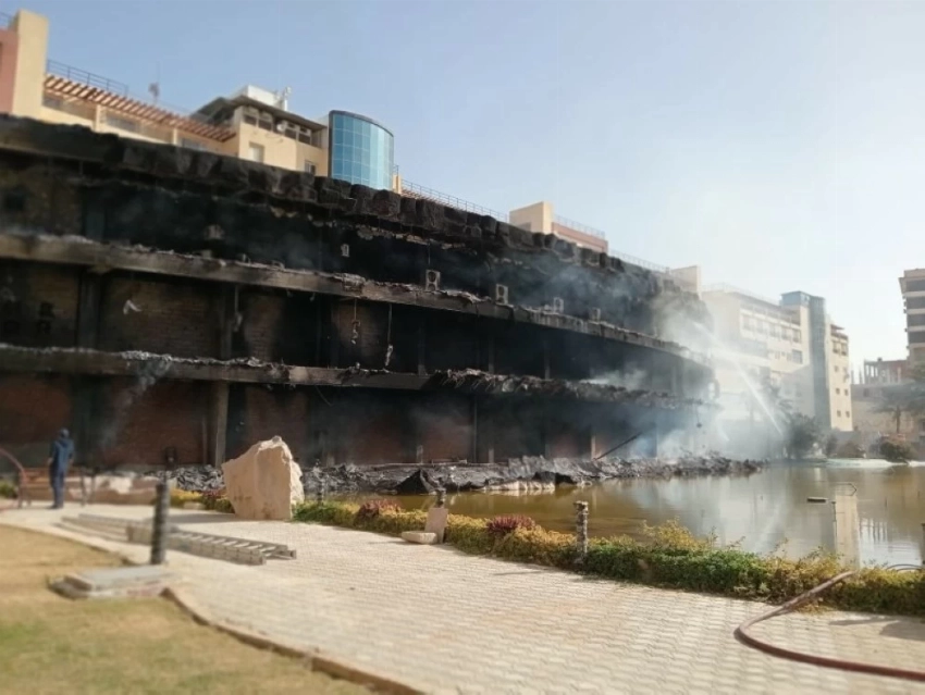 مصر.. حريق ضخم يصيب 23 شخصاً بالاختناق في منتجع سياحي بمطروح
