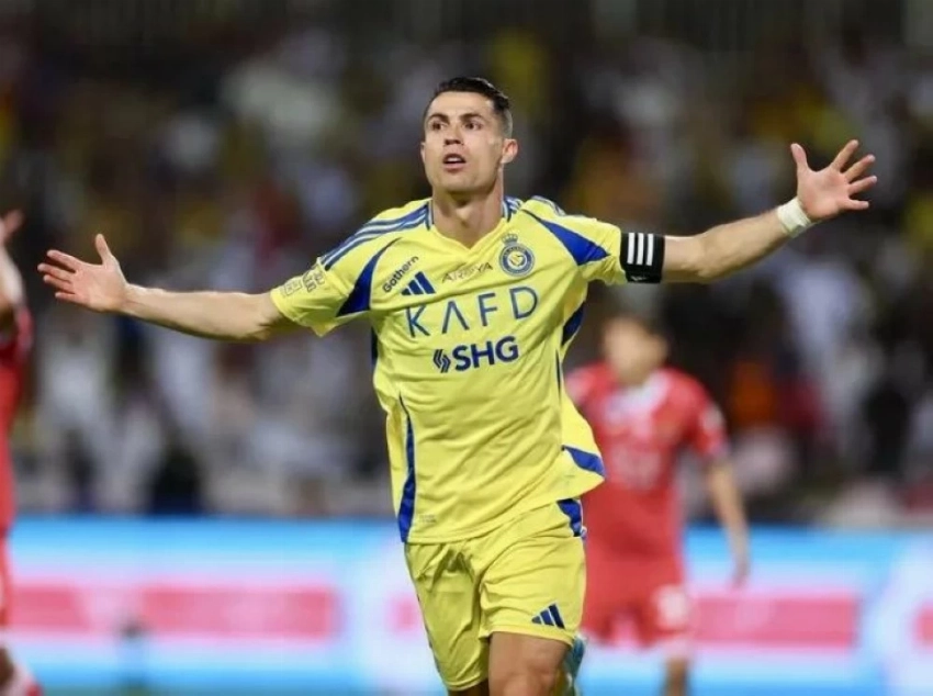 Cristiano Ronaldo in Al-Nassr jersey