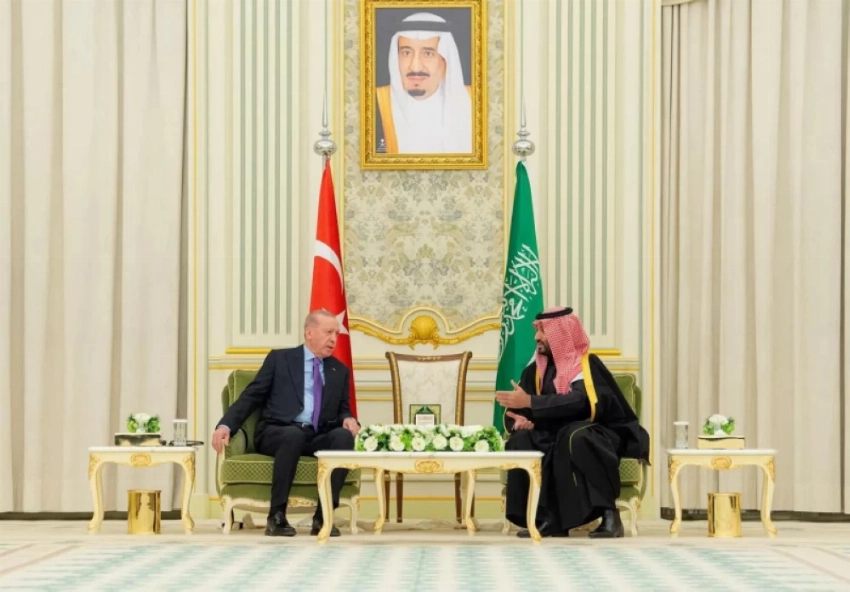 ولي العهد ورئيس جمهورية تركيا يعقدان جلسة مباحثات رسمية.