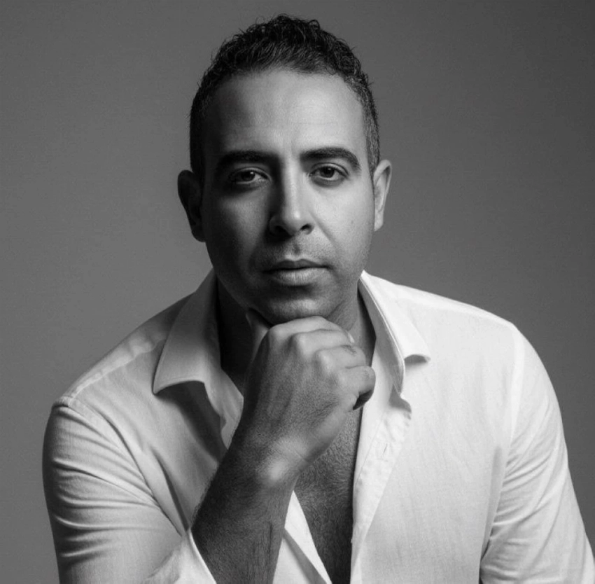 Egyptian singer Mohamed Adawiya.