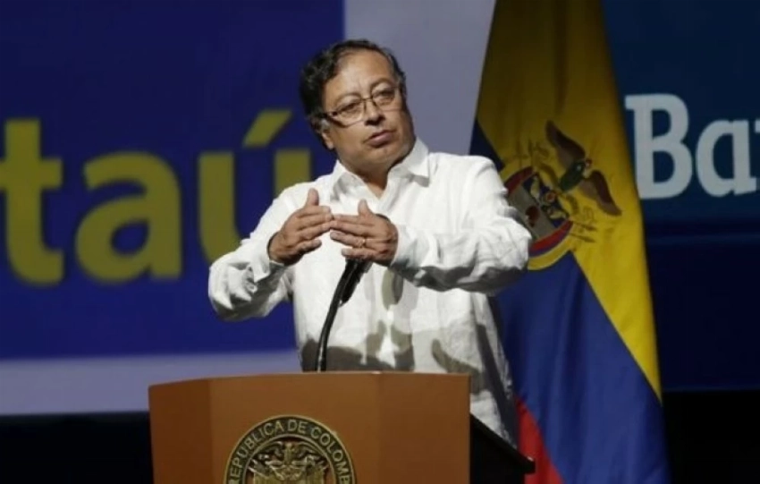 هرب للبحر لمدة 4 ساعات.. رئيس كولومبيا ينجو من محاولة اغتيال