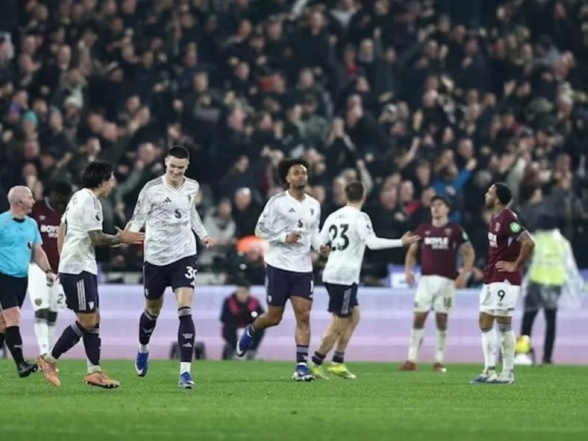 مانشستر يونايتد ينجو من الهزيمة أمام وست هام