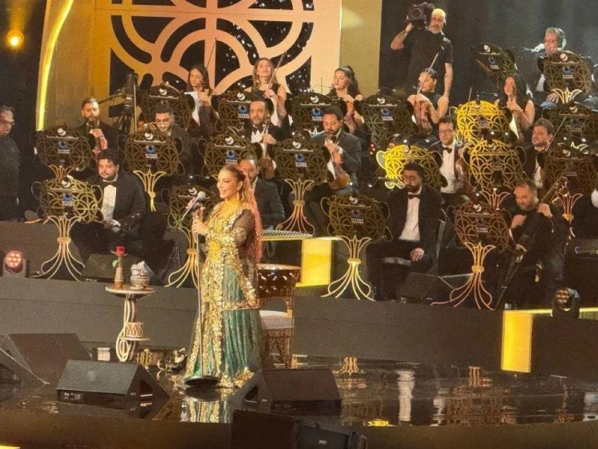 أصالة تحتفي بشام على المسرح.. وتُغنّي لخالها الحاضر بين الجمهور في ليلة حب بالرياض