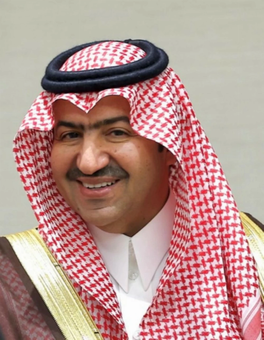 البروفيسور الشاعر سعد آل سعود