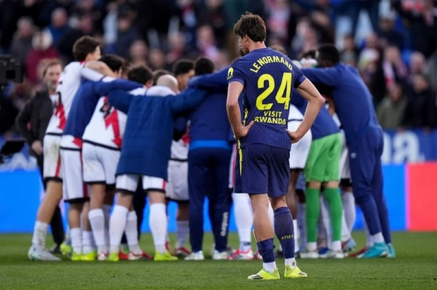 أتلتيكو مدريد يتكبد خسارة مريرة أمام فاليكانو في «الليغا»