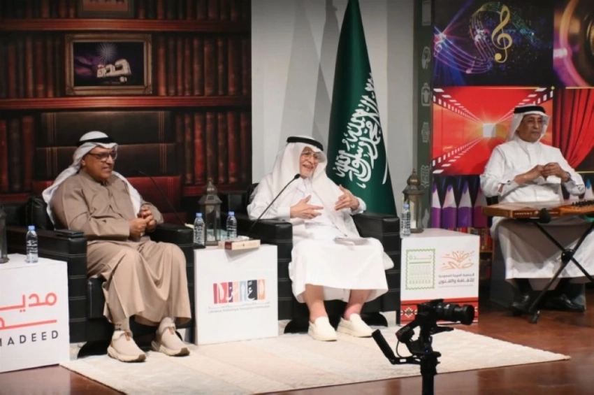 عبد العزيز خوجة يصافح الشعر بلغة الموسيقى في «فنون جدة»