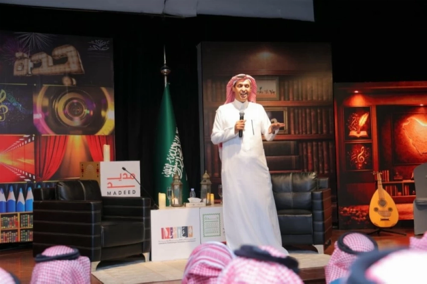 عبد العزيز خوجة يصافح الشعر بلغة الموسيقى في «فنون جدة»