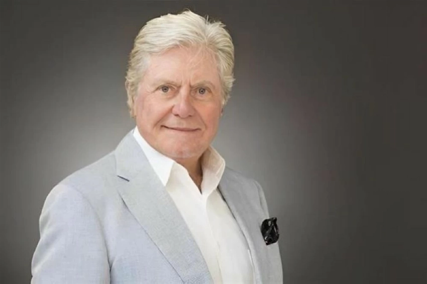 حسين فهمي يوضح حقيقة تصريحاته عن الجزائر