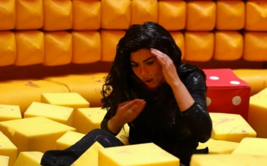 كارولين عزمي