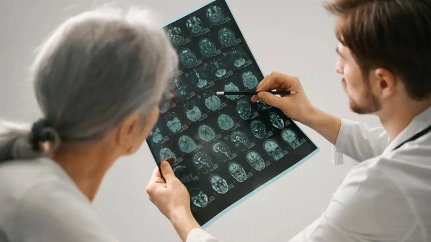 إريك داين ورحلة الشجاعة مع مرض نادر يهدد الحياة