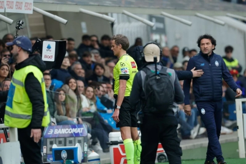 بسبب «VAR».. مشجع نابولي يتعرض للطعن على اليدين - أخبار السعودية | صحيفة عكاظ