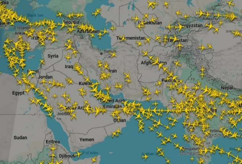 الضربات الأمريكية الإسرائيلية تشلّ أجواء الشرق الأوسط.. وإيران ترد بالصواريخ