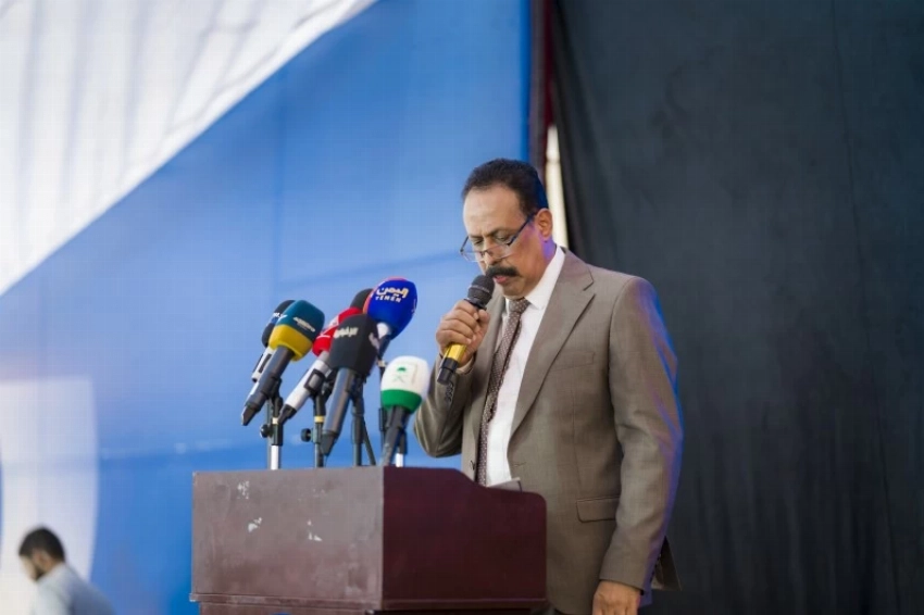 وزير الأشغال العامة متحدثاً في فعالية التدشين.