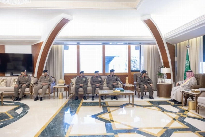 أمير المنطقة الشرقية يستقبل مدير شرطة المنطقة ويثمن جهود رجال الأمن