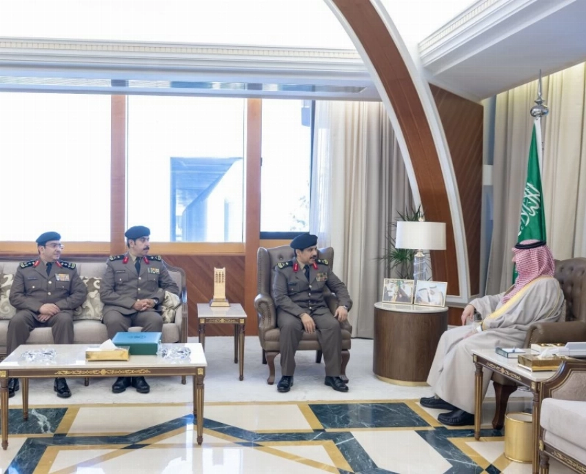 أمير المنطقة الشرقية يستقبل مدير شرطة المنطقة ويثمن جهود رجال الأمن