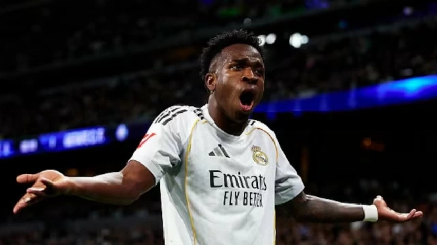 هازارد يثير الجدل ويتوقع اعتزال فينيسيوس