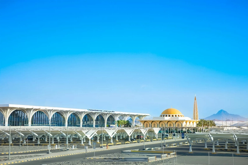 مطار الأمير محمد بن عبدالعزيز الدولي بالمدينة المنورة.