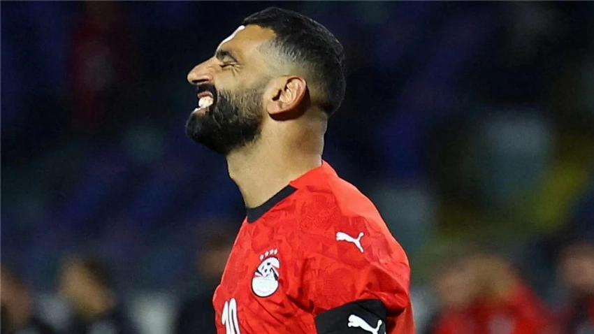 منتخب مصر يفقد محمد صلاح أمام الأخضر