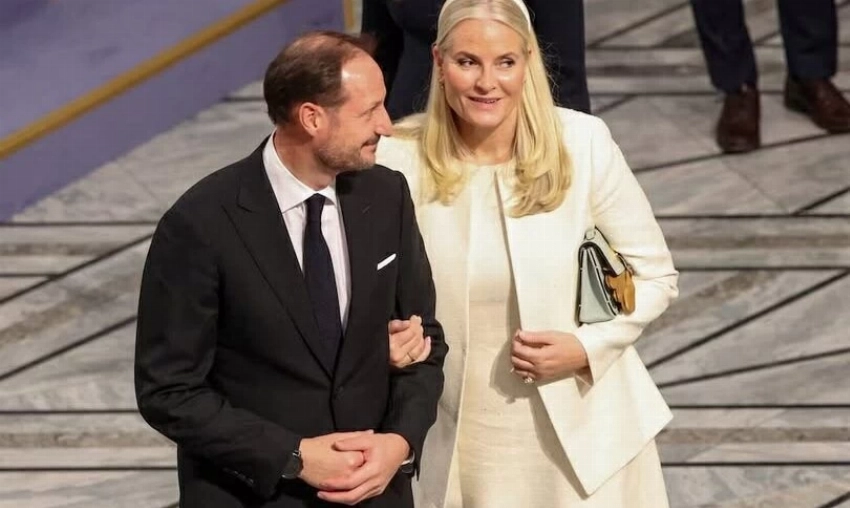 زوجة ولي عهد النرويج تبكي وتعتذر: إبستين خدعني.. وخيبت آمالكم