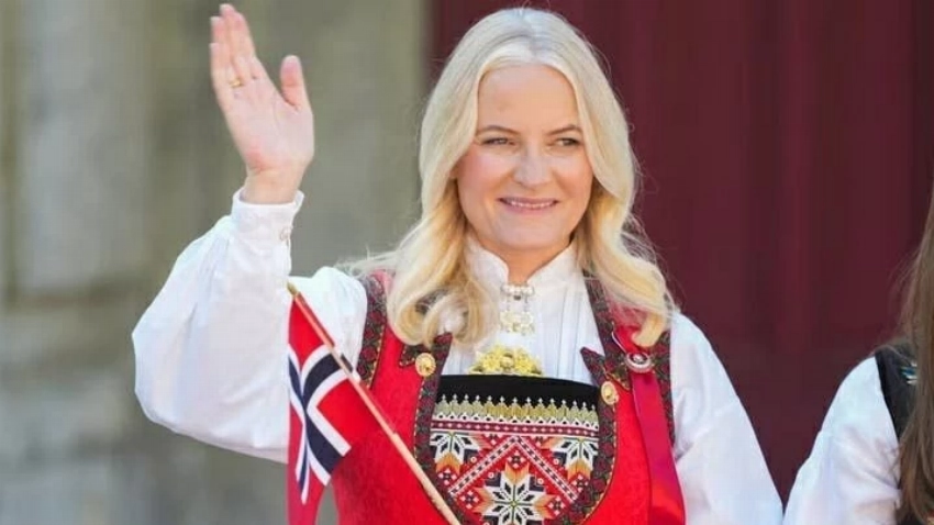 زوجة ولي عهد النرويج تبكي وتعتذر: إبستين خدعني.. وخيبت آمالكم