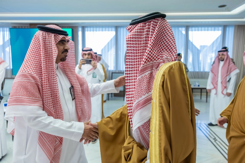 أمير الشرقية يستقبل مدير فرع «الصحة» بالمنطقة ومنسوبي الإمارة المهنئين بعيد الفطر