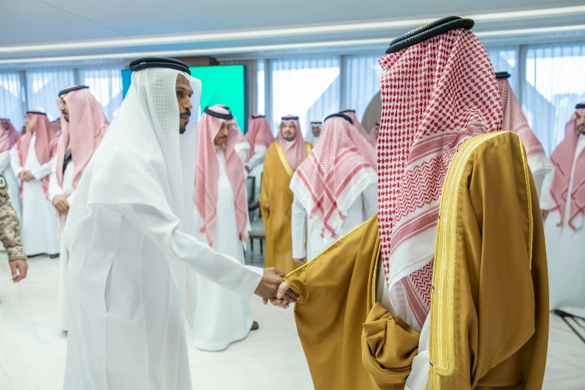 أمير الشرقية يستقبل مدير فرع «الصحة» بالمنطقة ومنسوبي الإمارة المهنئين بعيد الفطر