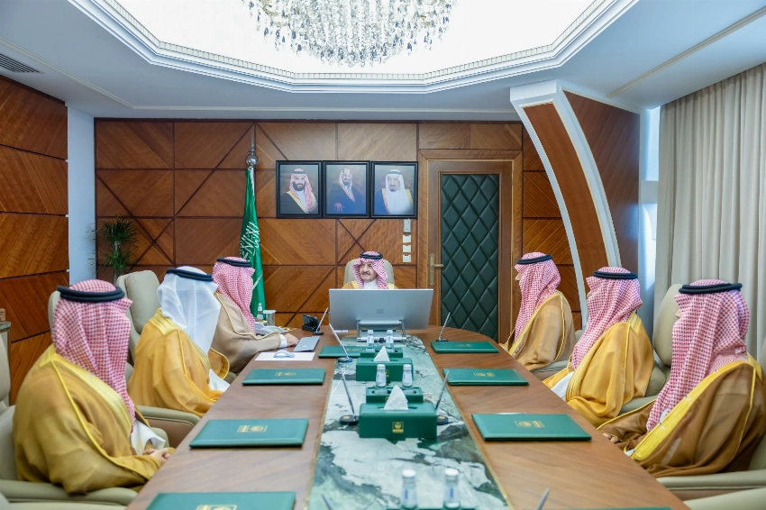 أمير الشرقية يستقبل مدير فرع «الصحة» بالمنطقة ومنسوبي الإمارة المهنئين بعيد الفطر