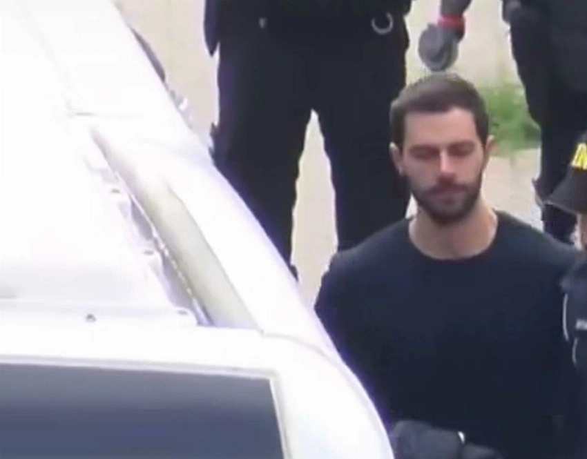 لحظة اعتقال هاكان سابانجي الحبيب السابق للنجمة التركية هاند أرتشيل.