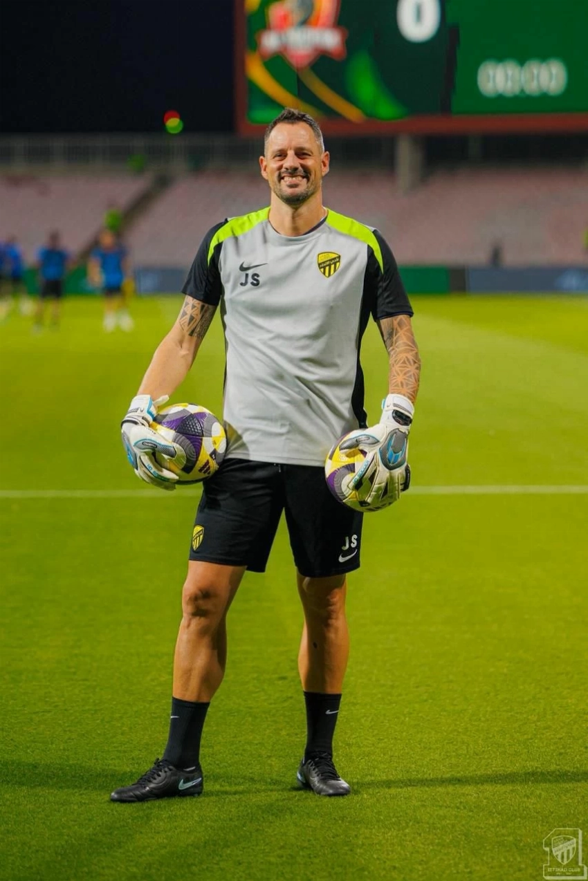 سلفادور خلال فترة عمله بنادي الاتحاد.