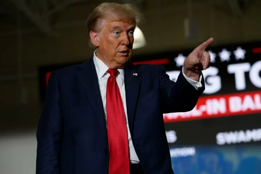 ترمب يعيد تشكيل فريقه الحكومي وسط تغييرات مرتقبة في الإدارة الأمريكية