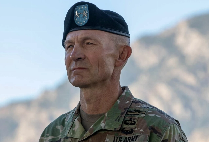 في قلب الحرب.. نيويورك تايمز تكشف صراعاً خفياً أدى إلى إقالة رئيس أركان الجيش الأمريكي