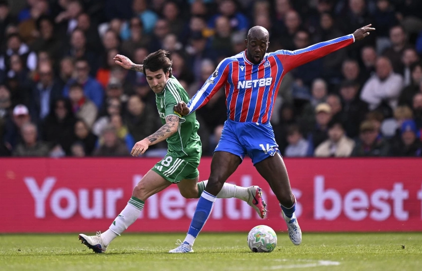 مباراة كريستال بالاس ونيوكاسل يونايتد في الدوري الإنجليزي