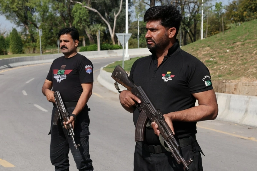 أنباء عن جولة مفاوضات جديدة ..إيران تصعّد في هرمز.. وترمب: ارتكبتْ انتهاكاً خطيراً