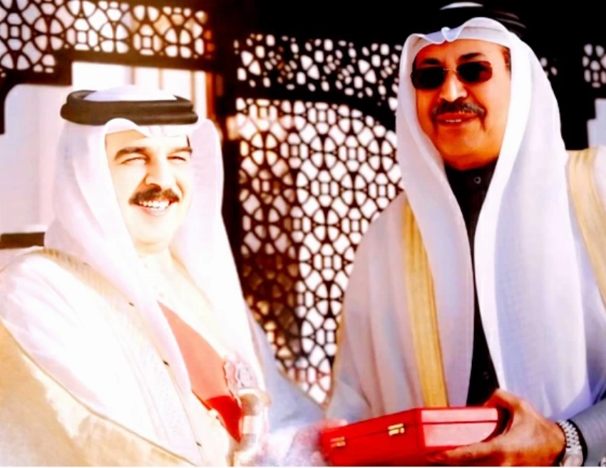 الشروقي مكرماً من قِبل ملك البحرين.