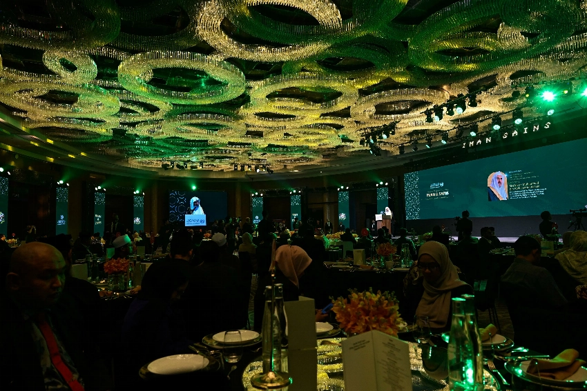 العيسى يدشِّن من ماليزيا المجلس العالمي للإعجاز العلمي في القرآن والسُّنة