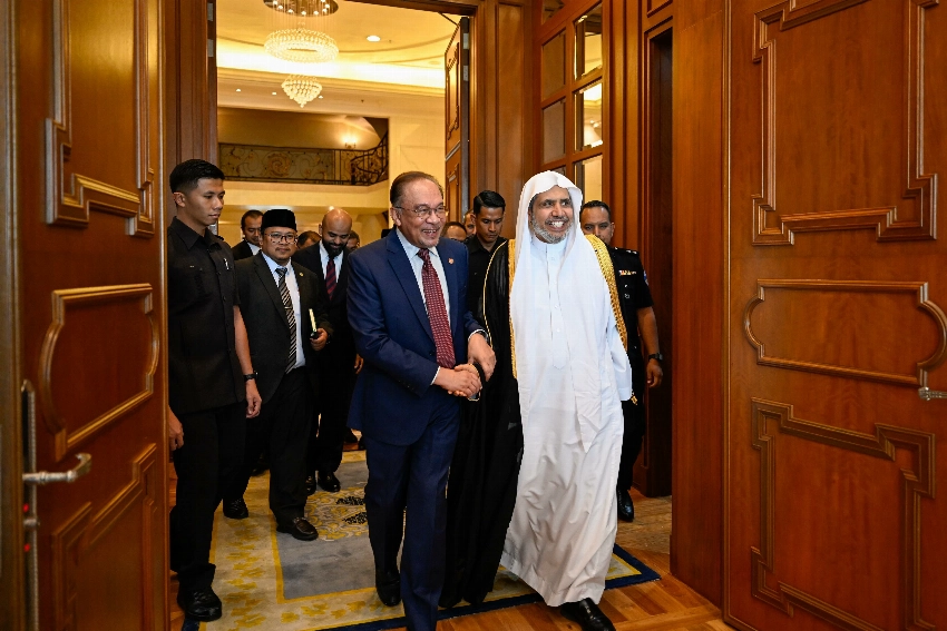 رئيس وزراء ماليزيا يستقبل الأمين العام لرابطة العالم الإسلامي