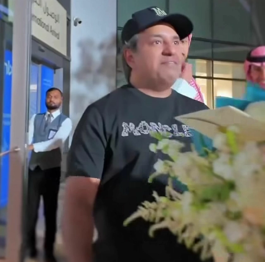 وصول راشد الماجد إلى جدة استعداداً لحفلته المرتقبة