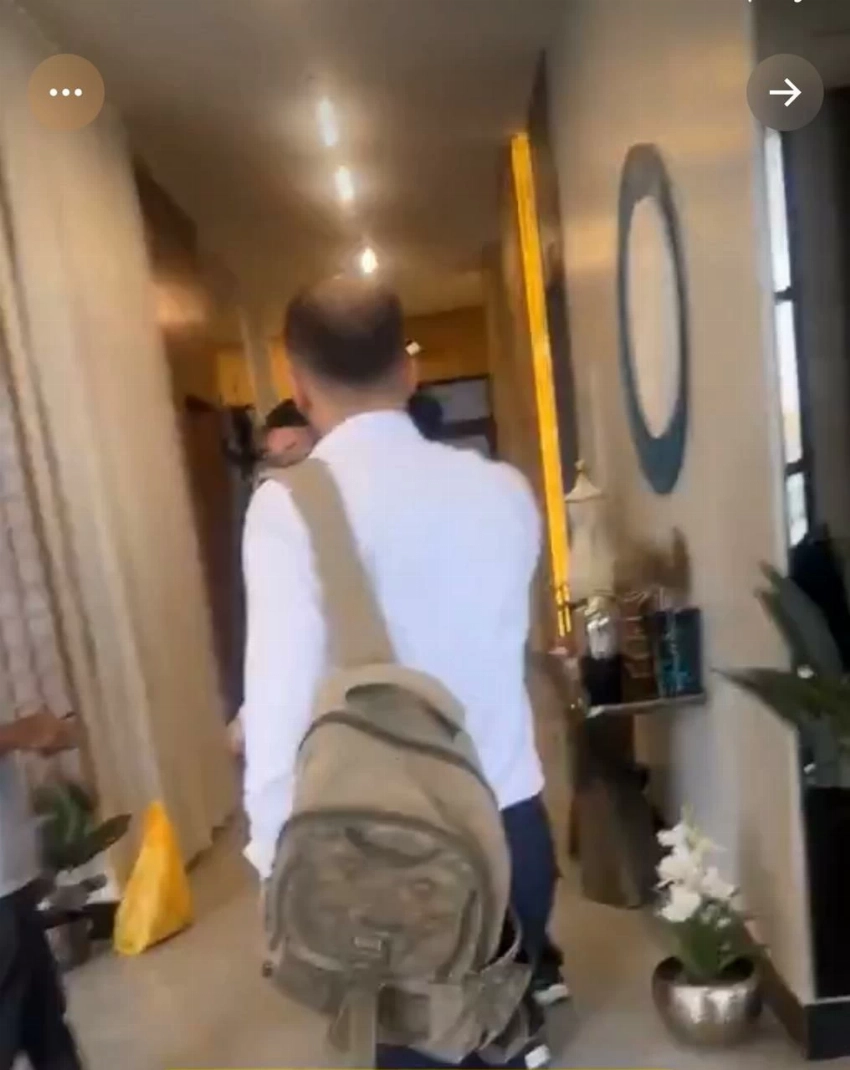 صورة من داخل الفندق.