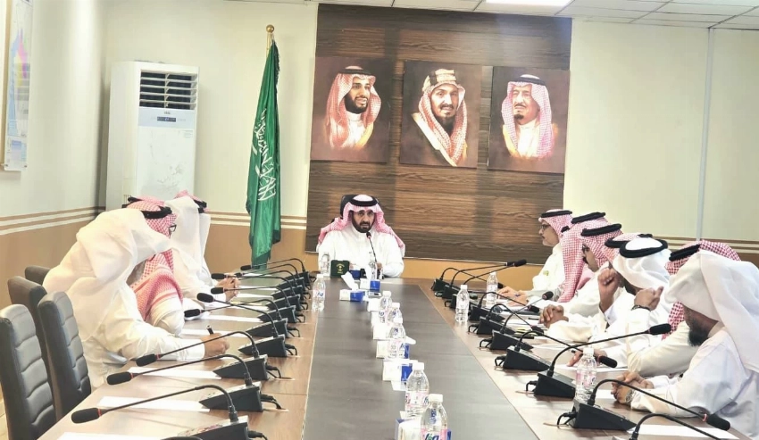  محافظ محايل يرأس اجتماع المجلس المحلي