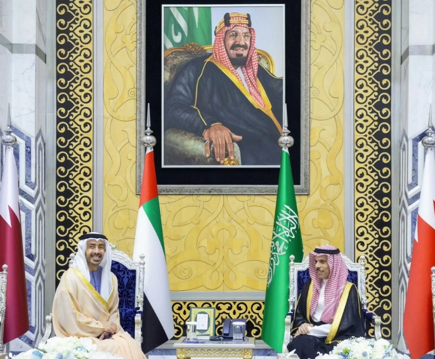 وزير الخارجية الأمير فيصل بن فرحان يستقبل نائب رئيس مجلس الوزراء وزير الخارجية والتعاون الدولي بدولة الإمارات الشيخ عبدالله بن زايد آل نهيان