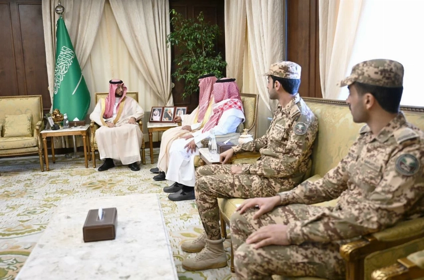 نائب أمير عسير يلتقي مدير فرع الإدارة العامة للمجاهدين