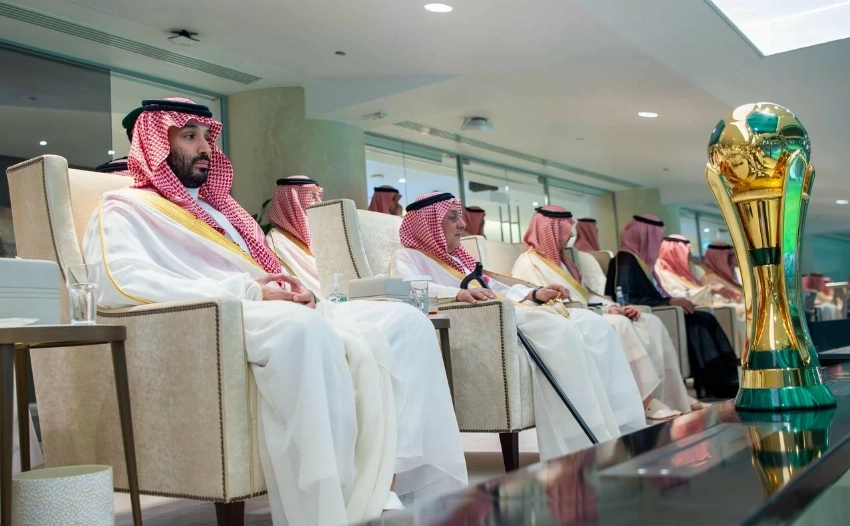 نيابةً عن خادم الحرمين الشريفين.. ولي العهد يتوج الهلال بكأس الملك 2026