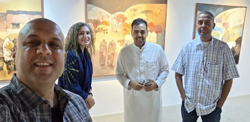 «أنشودة اللون».. رحلة بصرية بين الإنسان والمكان بريشة المغربي