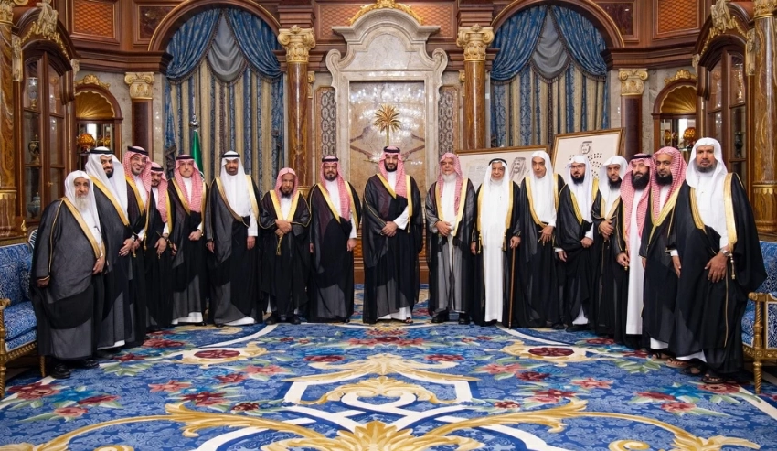 ولي العهد يستقبل وفد تكريم خادم الحرمين لدعمه جمعيات تحفيظ القرآن