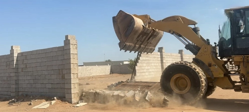 إزالة تعديات على أراضٍ حكومية في ذهبان