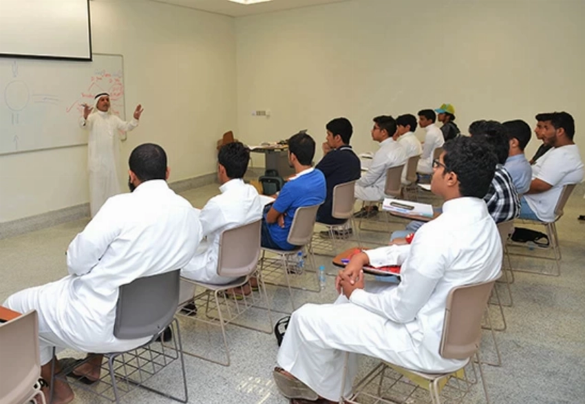 طلاب في جامعة الملك عبدالعزيز بجدة. (الجامعة)