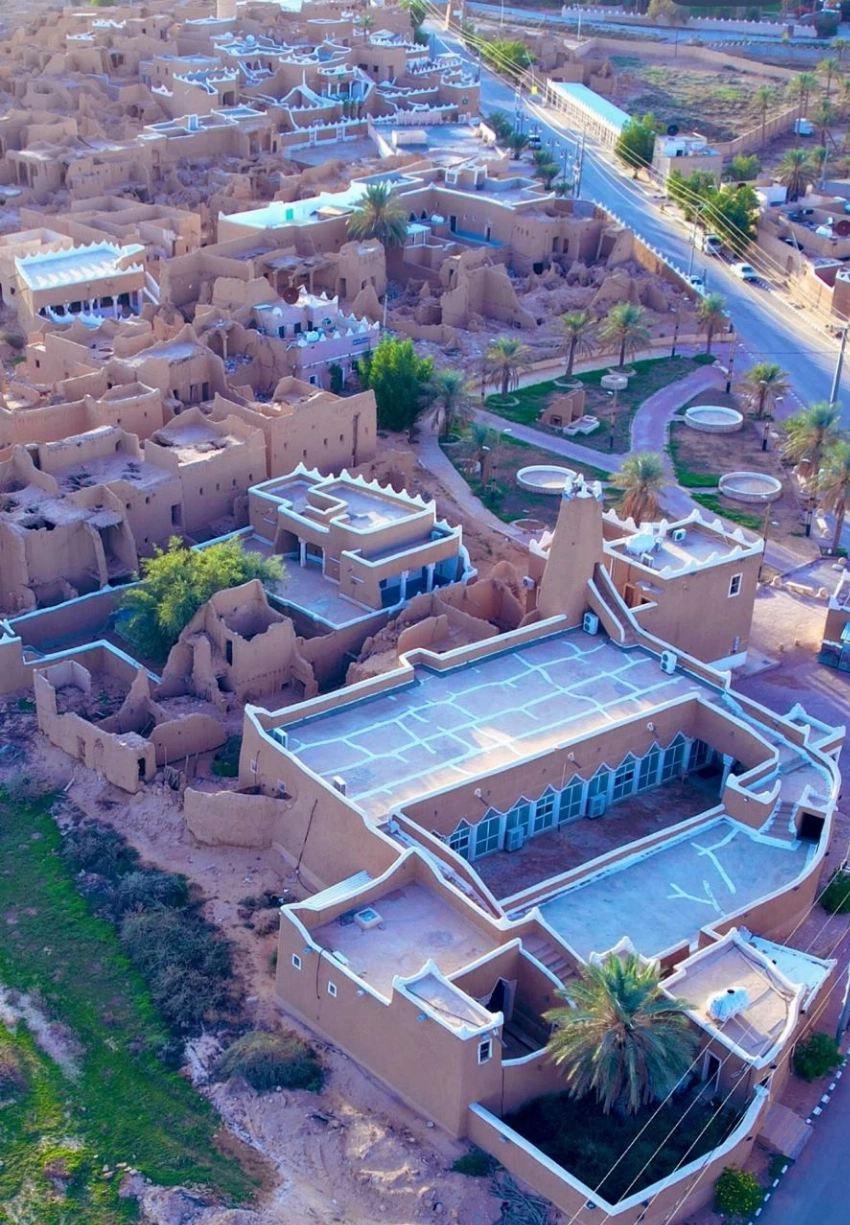 لقطة علوية من بلدة حرمة التاريخية.