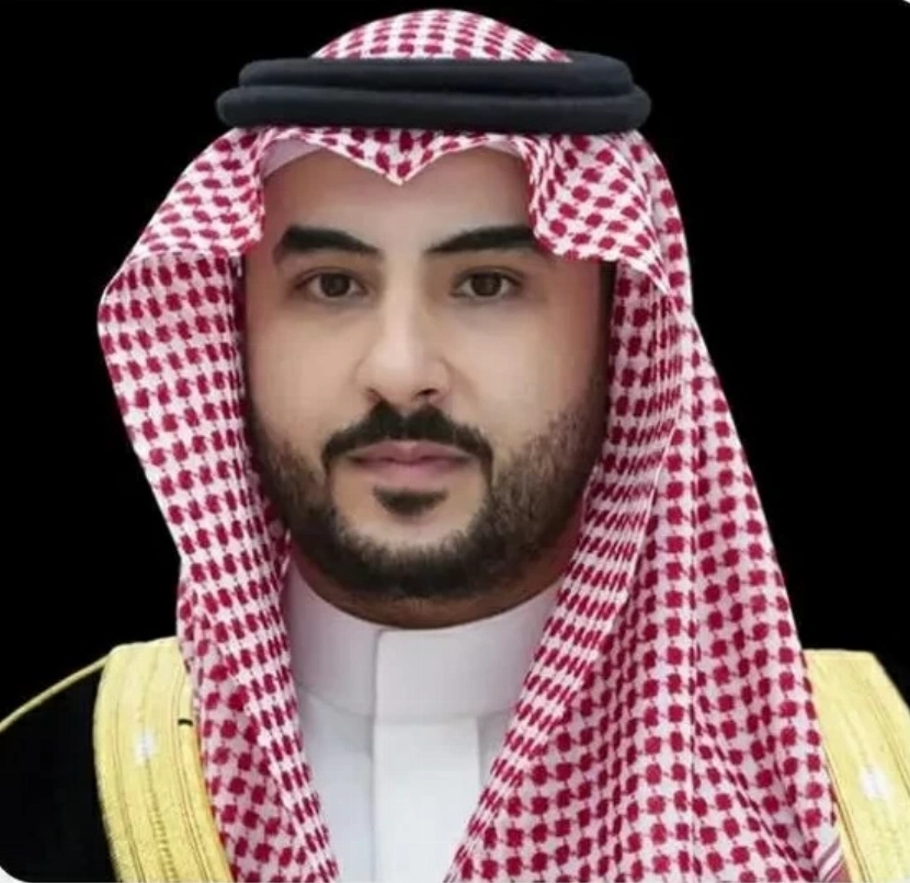 وزير الدفاع يُعزي أمير قطر في وفاة الشيخ حمد بن خليفة